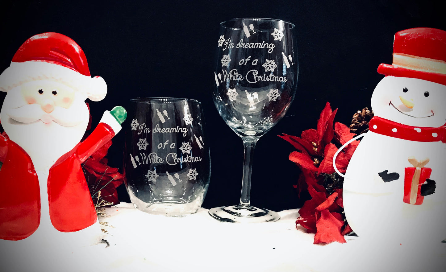 Engraved Christmas Wine Glass, "Dreaming of a White Christmas"